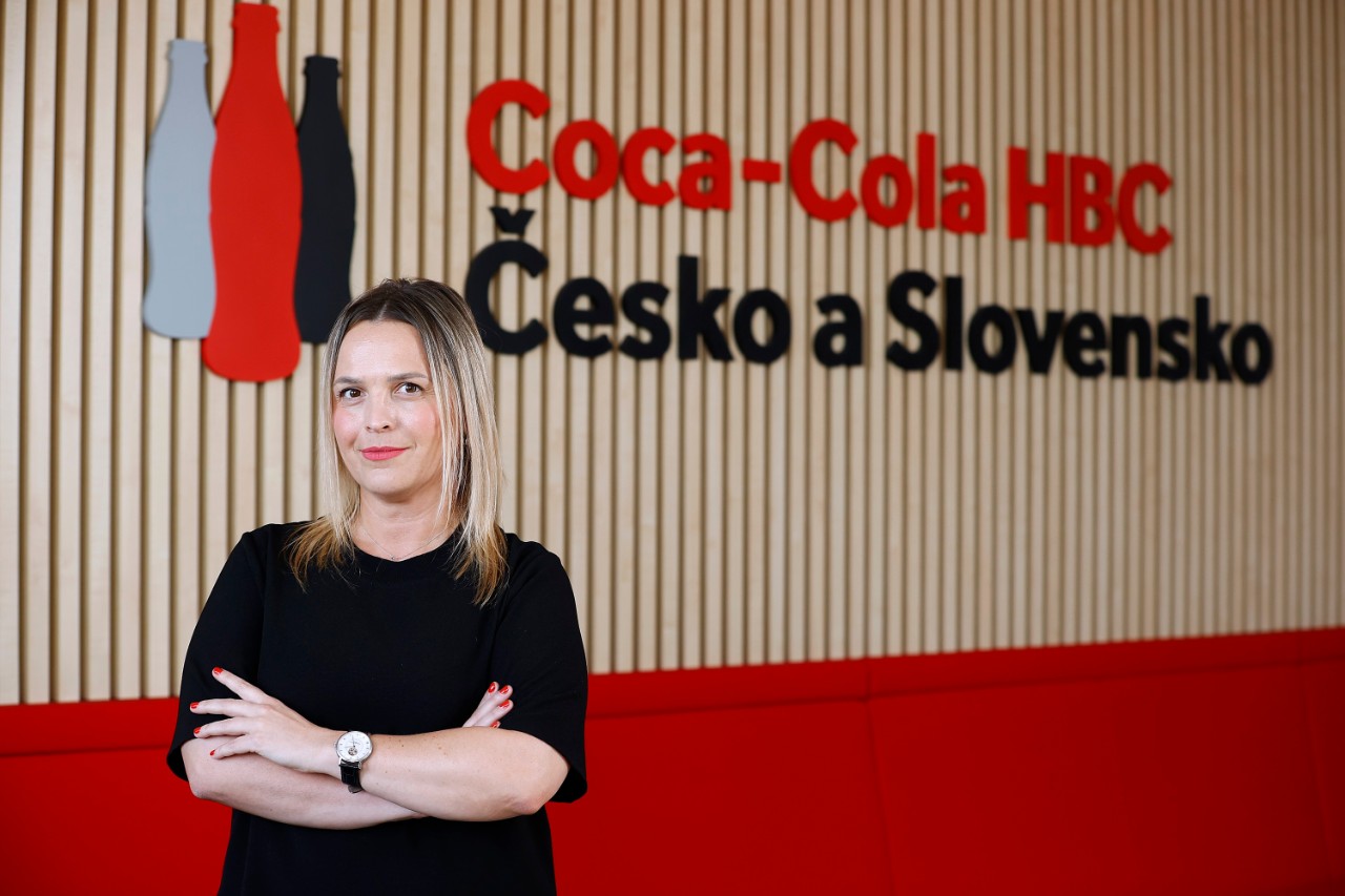 Mária Kolarovská - obchodní ředitelka Coca-Cola HBC Česko a Slovensko



FOTO: JIŘÍ KOŤÁTKO